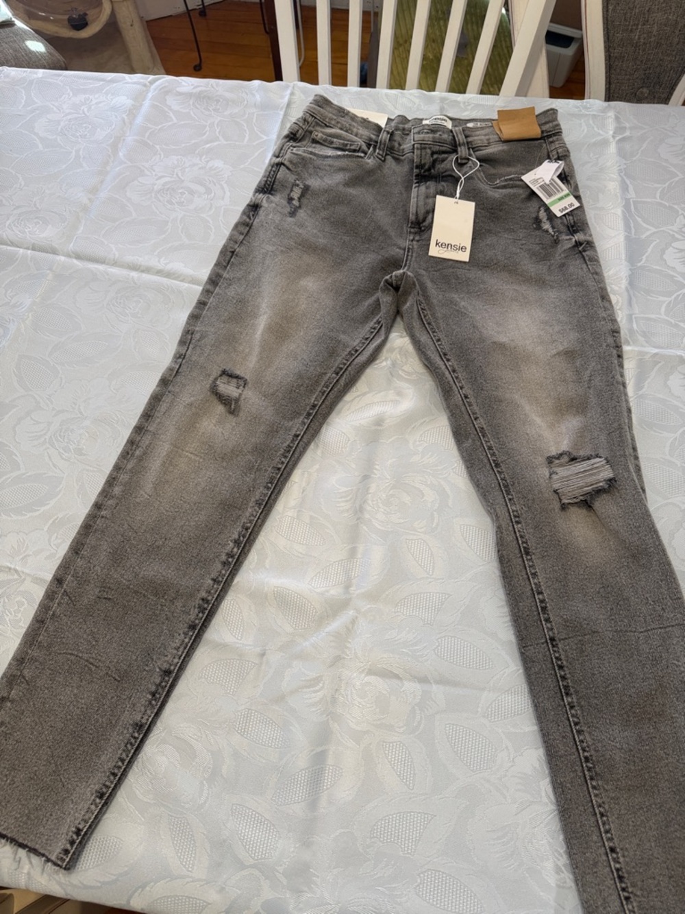 Kensie Gray Distressed Skinny Jeans